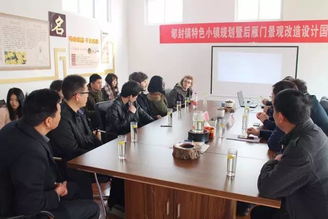 一批批參觀(guān)團為何頻頻到云臺冰菊基地參觀(guān)？